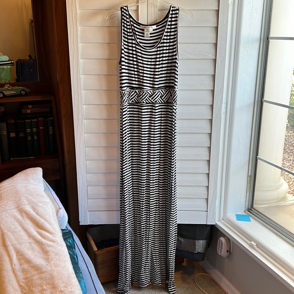 Max studio maxi dress size large black and white stripe good used condition